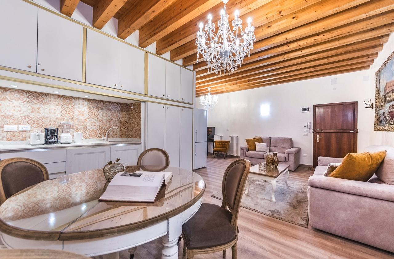 Appartamento Ca' Teatro Vecchio Venezia Esterno foto