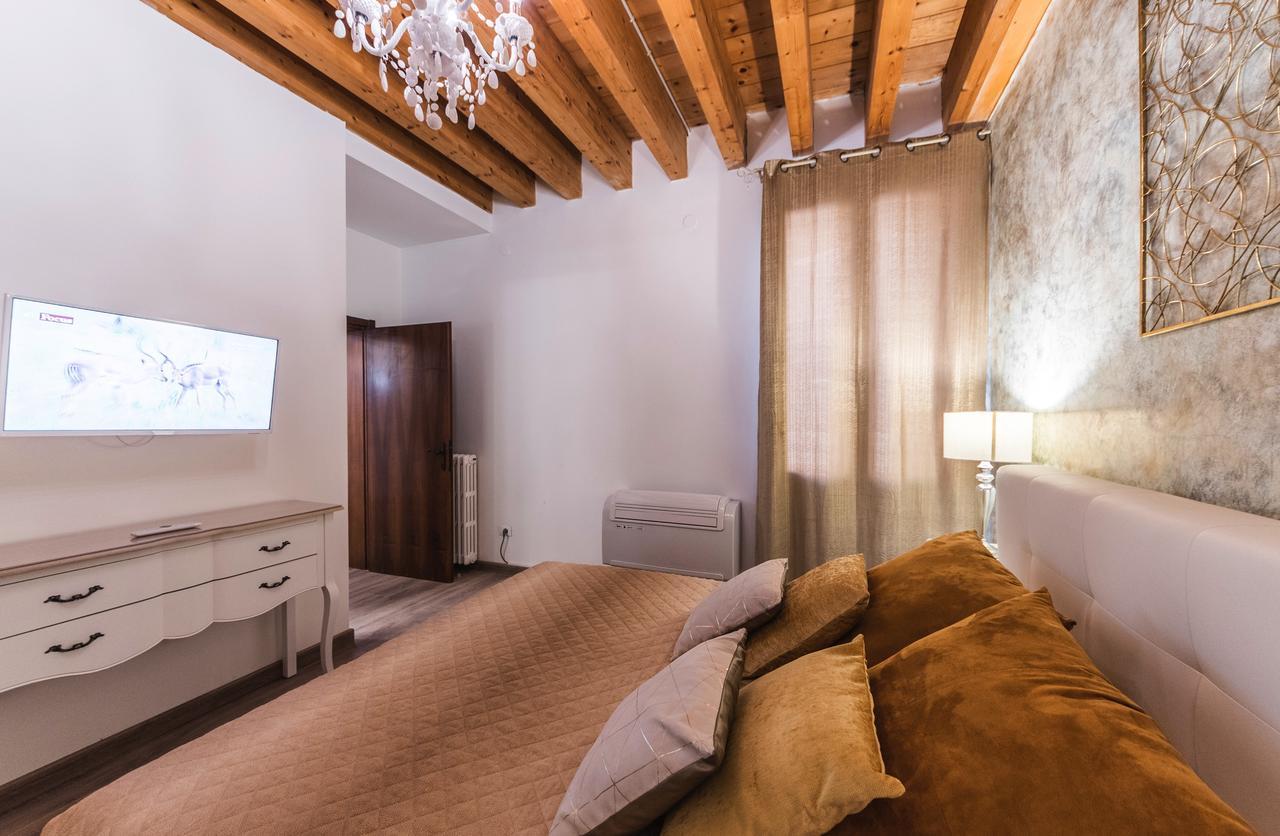 Appartamento Ca' Teatro Vecchio Venezia Esterno foto